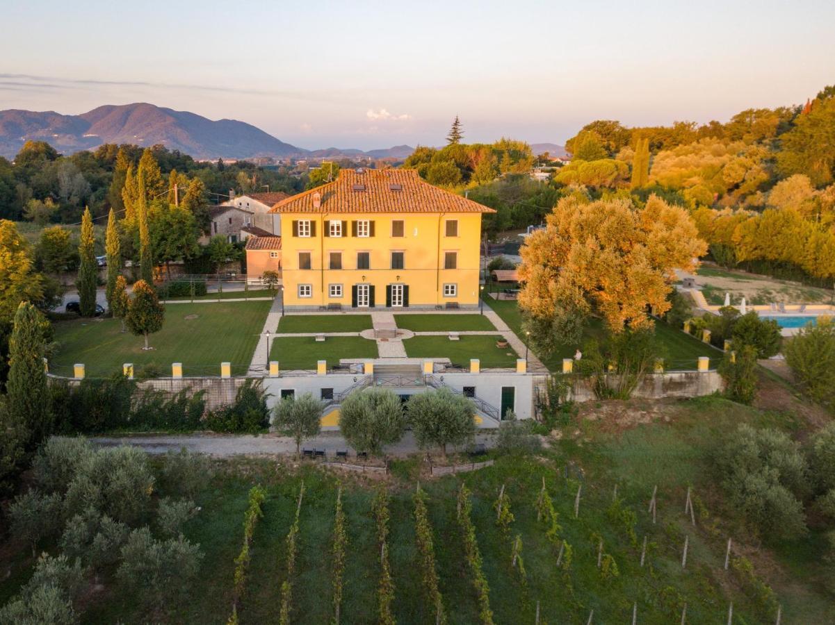 Villa Pacini - Just 1,8 Km Outside Lucca Wall - Pool Exterior photo